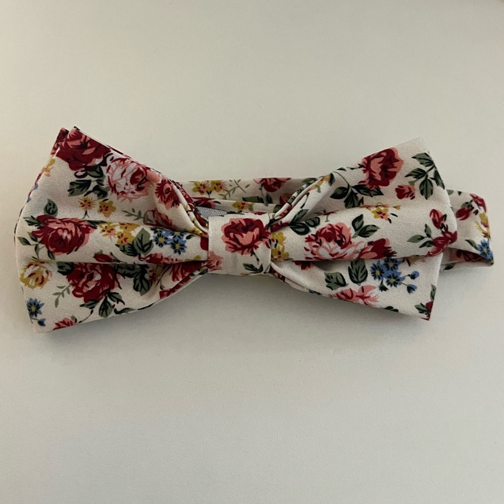 DAZI Floral Pre-Tied Bow Tie